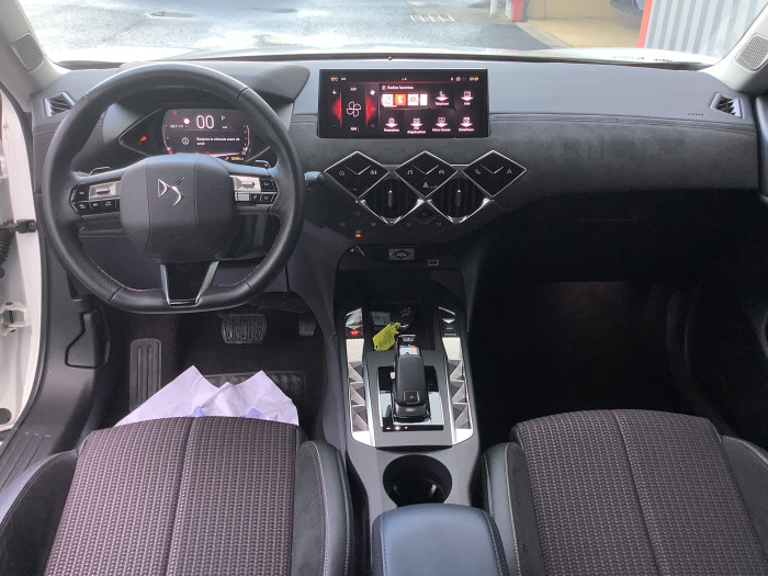 DS DS 3 Nouveau PureTech 130 EAT8 Performance Line