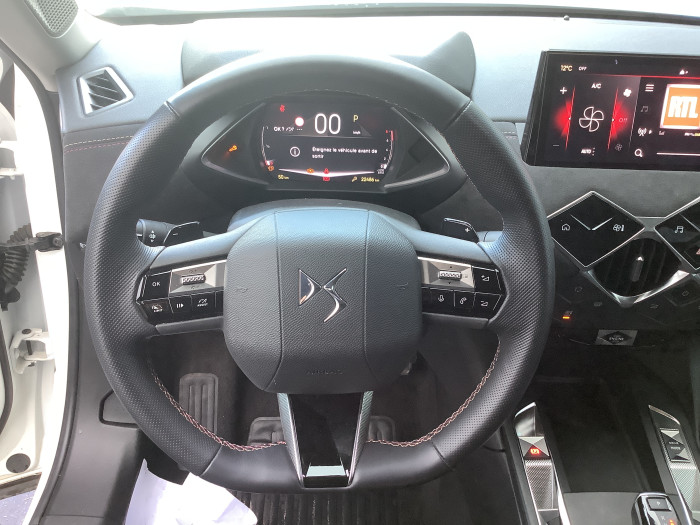DS DS 3 Nouveau PureTech 130 EAT8 Performance Line