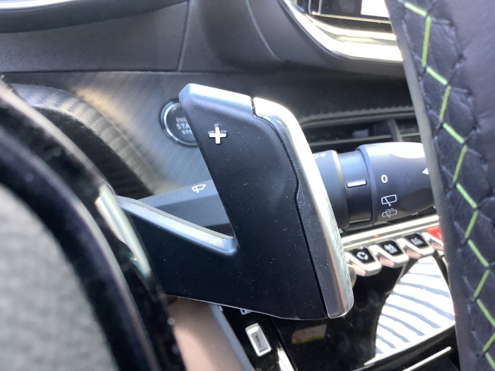 Peugeot 2008 Nouveau Hybrid 145 e-DCS6 GT
