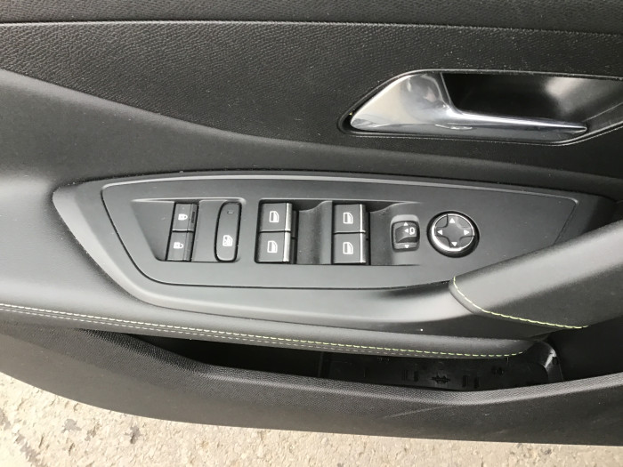 Peugeot 308 BlueHDi 130ch S&S EAT8 GT