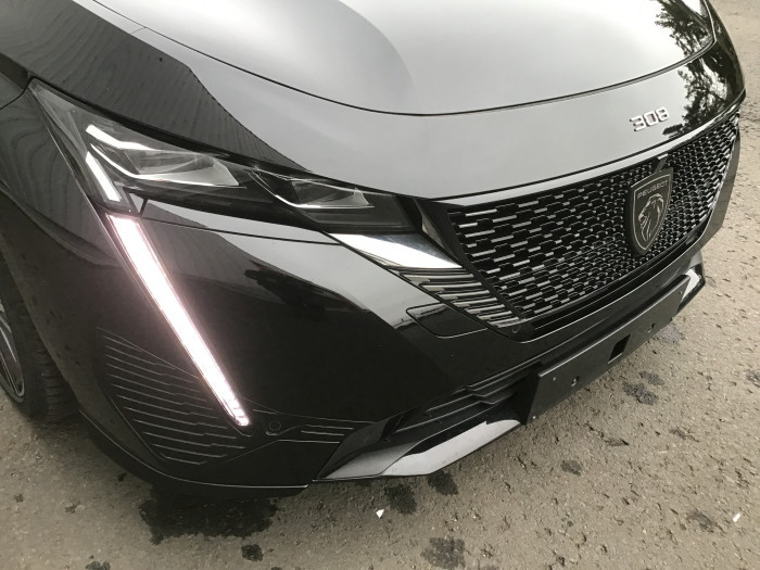 Peugeot 308 BlueHDi 130ch S&S EAT8 GT