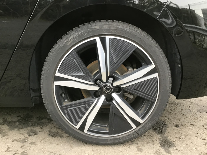Peugeot 308 BlueHDi 130ch S&S EAT8 GT