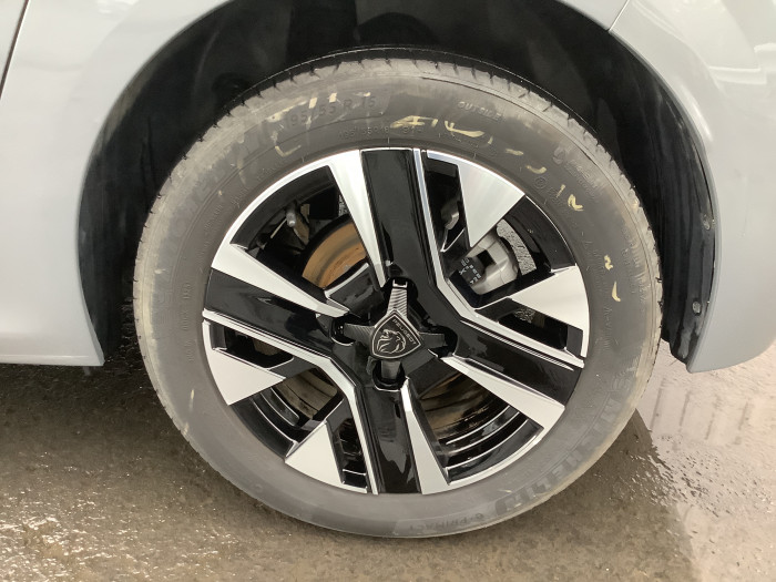 Peugeot 208 Nouvelle Hybrid 110 ch e-DCS6 Allure