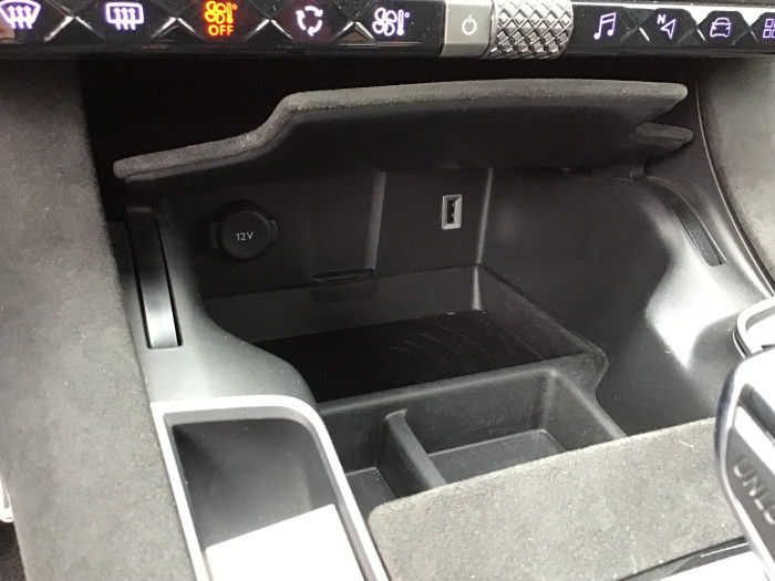 DS DS7 CROSSBACK BlueHDi 130 EAT8 Performance Line+