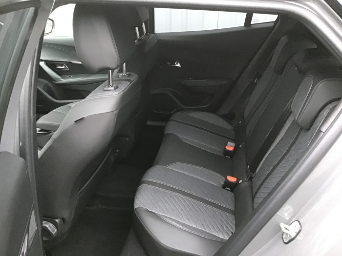 Peugeot 2008 Nouveau PureTech 130 S&S EAT8 Allure