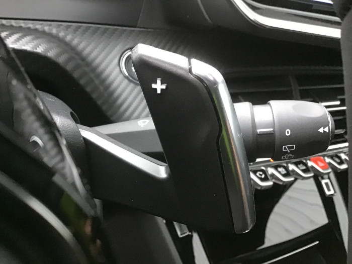 Peugeot 2008 Nouveau PureTech 130 S&S EAT8 Allure
