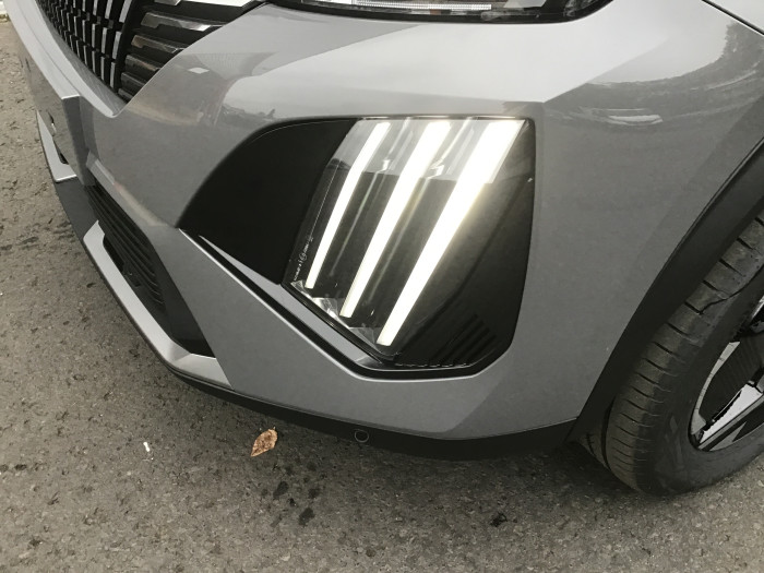 Peugeot 2008 Nouveau PureTech 130 S&S EAT8 Allure