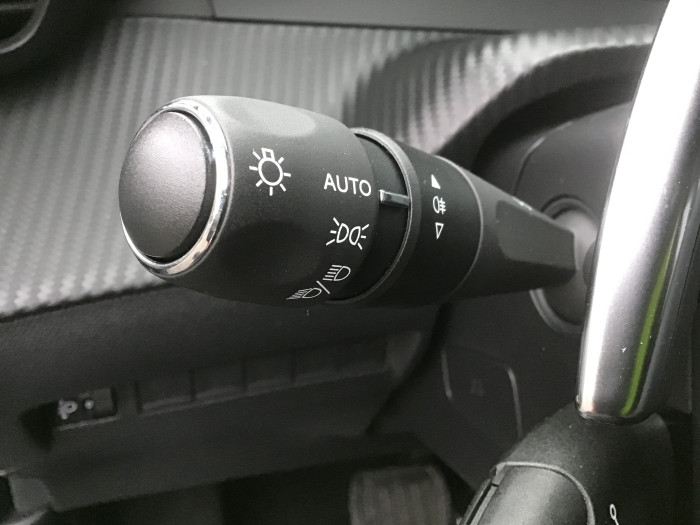 Peugeot 2008 Nouveau PureTech 130 S&S EAT8 Allure
