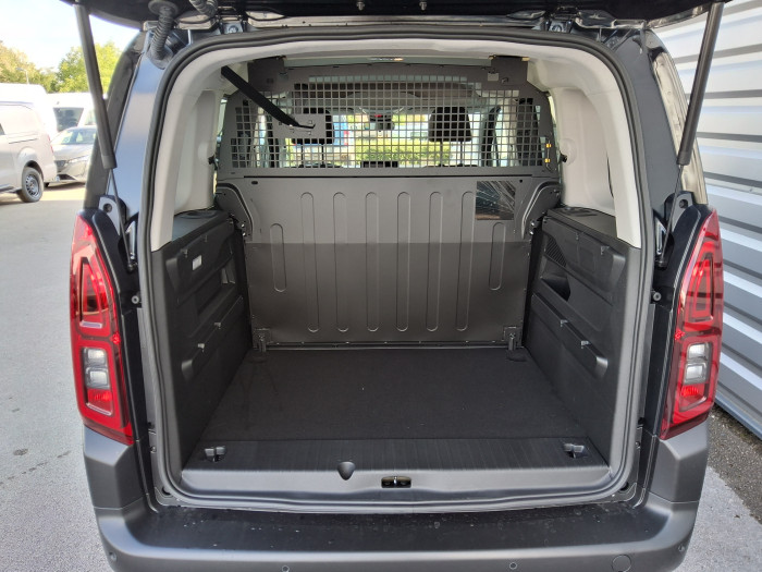 Citroën BERLINGO Taille M BlueHDi 130 S&S EAT8 Plus - N1