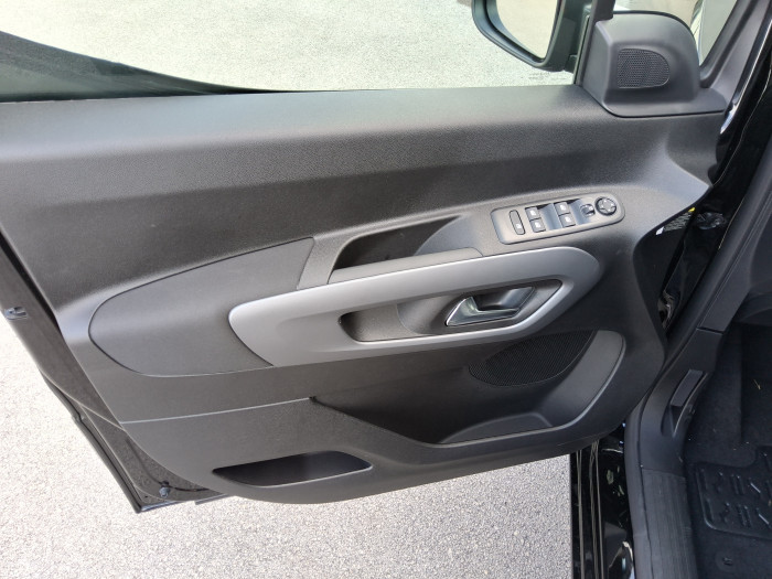 Citroën BERLINGO Taille M BlueHDi 130 S&S EAT8 Plus - N1