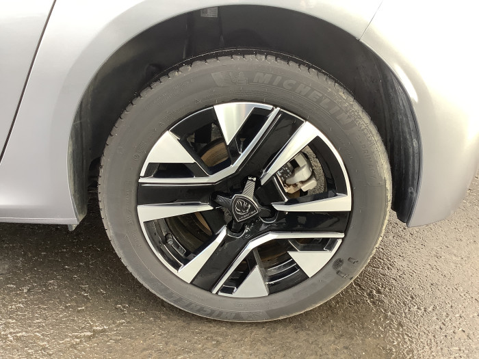Peugeot 208 Nouvelle Hybrid 110 ch e-DCS6 Allure