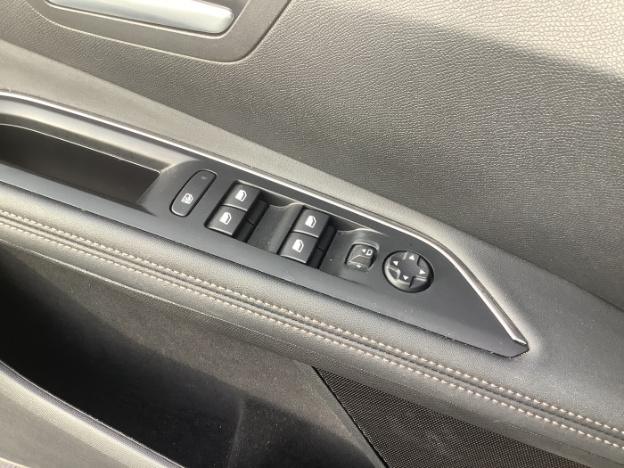 Peugeot 3008 Hybrid 136 e-DCS6 GT