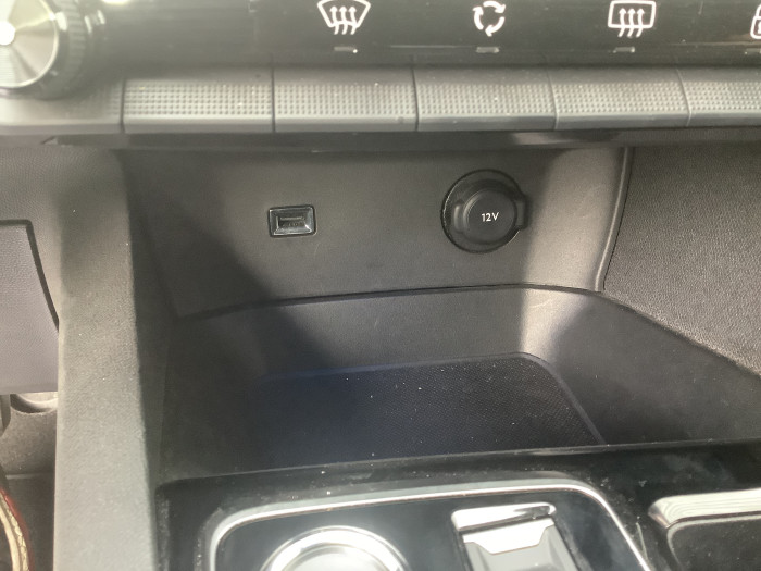 Peugeot 3008 Hybrid 136 e-DCS6 GT