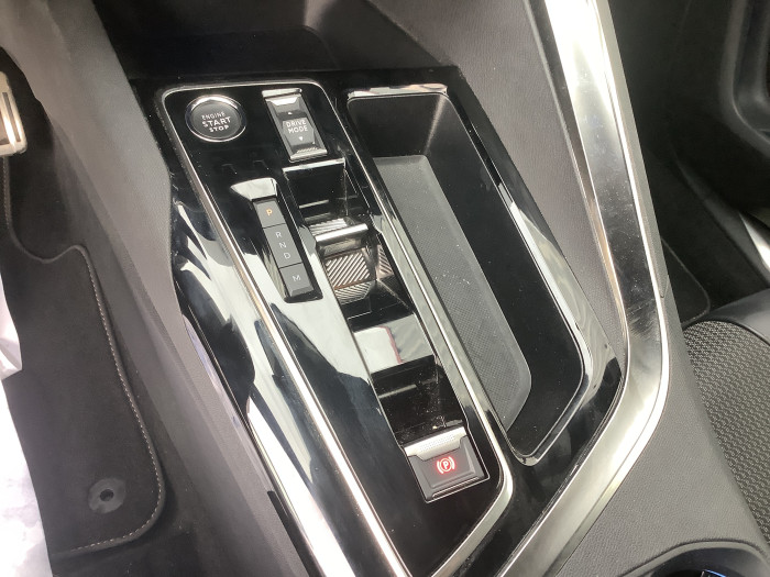 Peugeot 3008 Hybrid 136 e-DCS6 GT