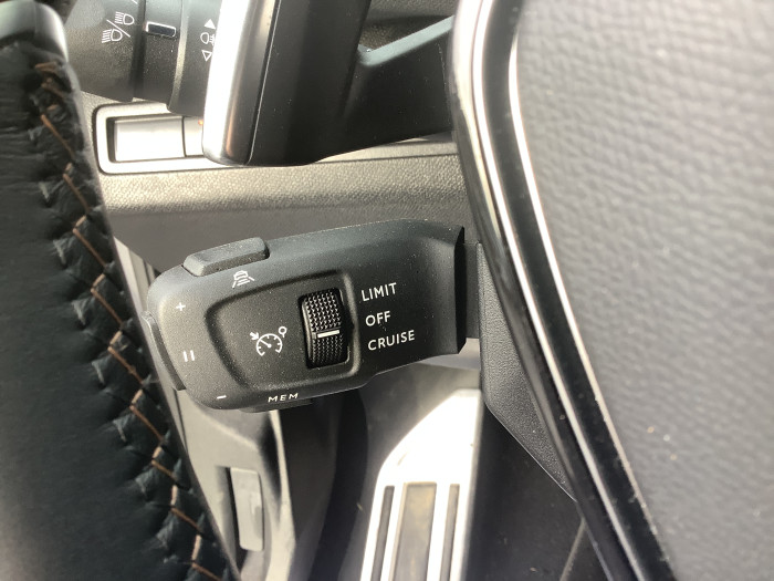 Peugeot 3008 Hybrid 136 e-DCS6 GT