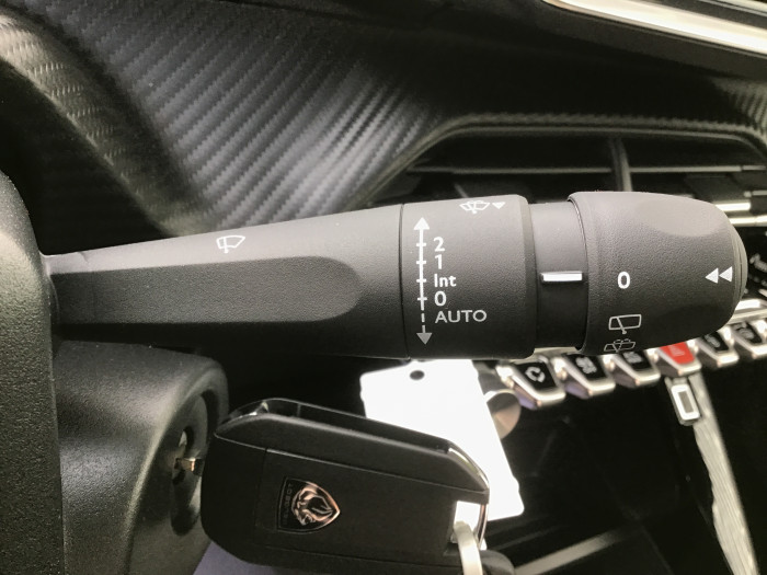 Peugeot 2008 Nouveau PureTech 100 S&S BVM6 Active