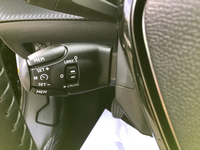 Peugeot 2008 Nouveau PureTech 100 S&S BVM6 Active