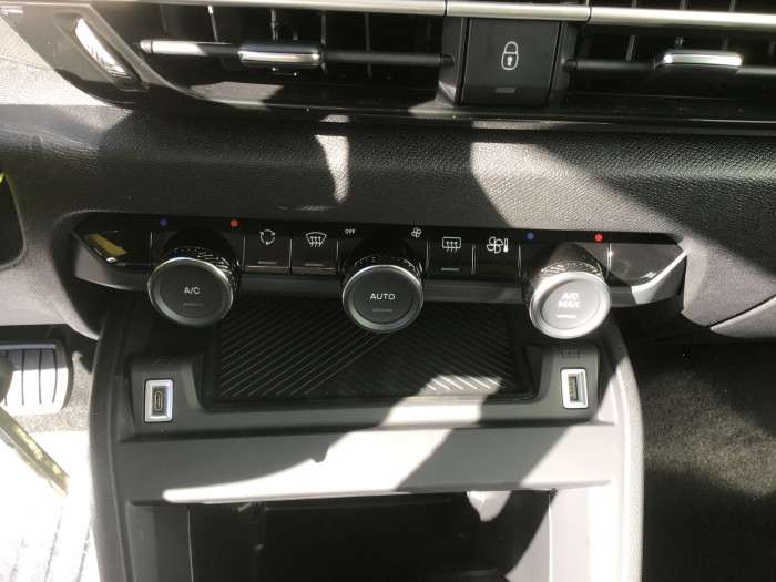 Citroën C4 PureTech 130 EAT8 Plus
