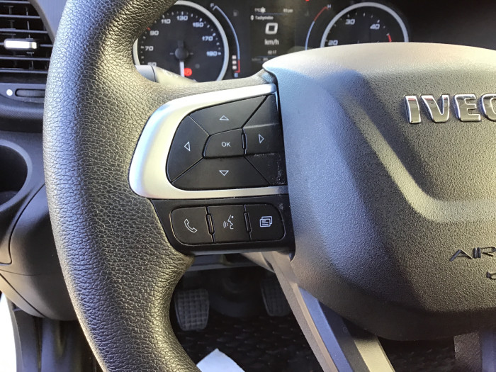 IVECO DAILY CHASSIS CABINE CAB 35 C 16 EMP 4100 QUAD-LEAF BVM6 3.0L