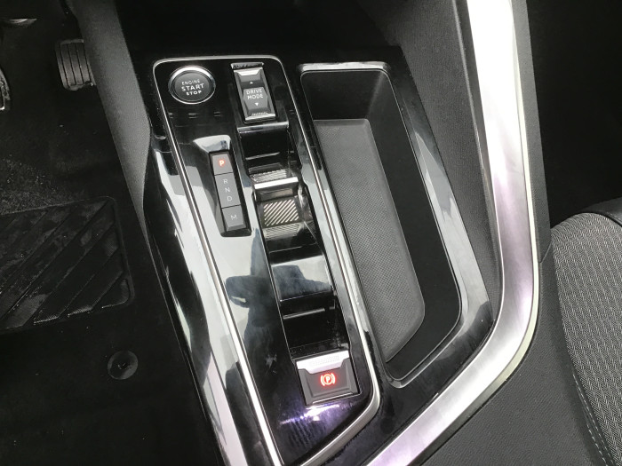Peugeot 3008 Hybrid 136 e-DCS6 Allure Pack