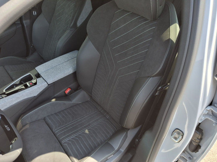 Peugeot 3008 Nouveau Hybrid 145 e-DCS6 GT Exclusive