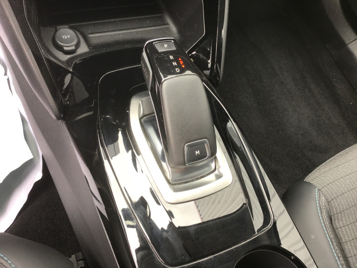 Peugeot 2008 PureTech 130 S&S EAT8 Allure Pack