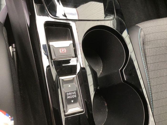 Peugeot 2008 PureTech 130 S&S EAT8 Allure Pack