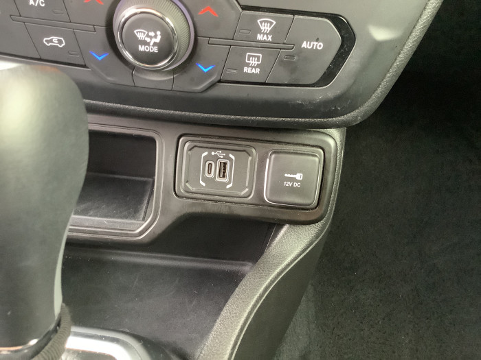 Jeep RENEGADE Nouveau 1.5 Turbo T4 130 ch BVR7 e-Hybrid Altitude