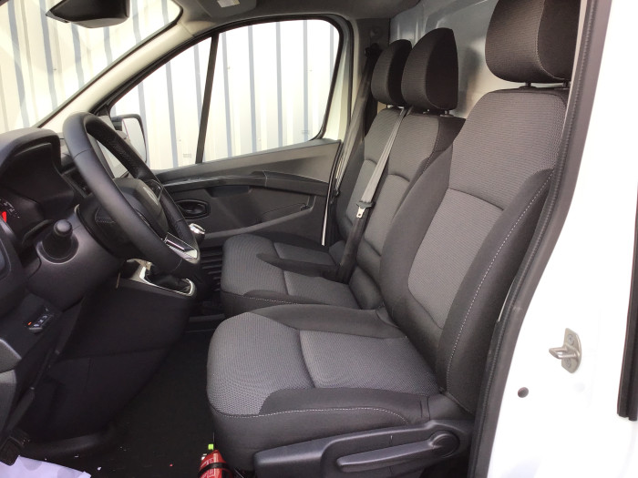 Renault TRAFIC FOURGON Nouveau FGN L1H1 3T BLUE DCI 130 GSR2 ADVANCE