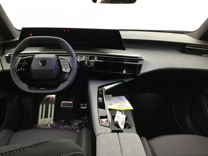 Peugeot 3008 Nouveau Hybrid 145 e-DCS6 GT