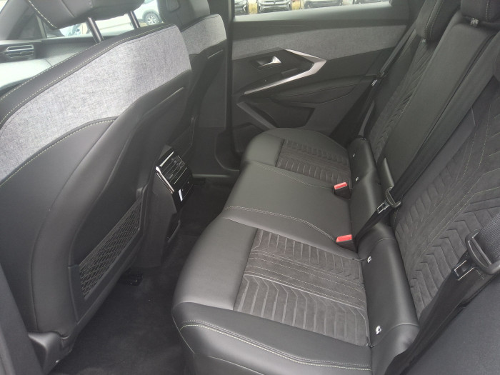 Peugeot 3008 Nouveau Hybrid 145 e-DCS6 GT Exclusive