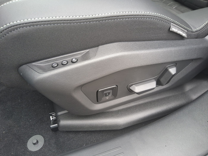 Peugeot 3008 Nouveau Hybrid 145 e-DCS6 GT Exclusive