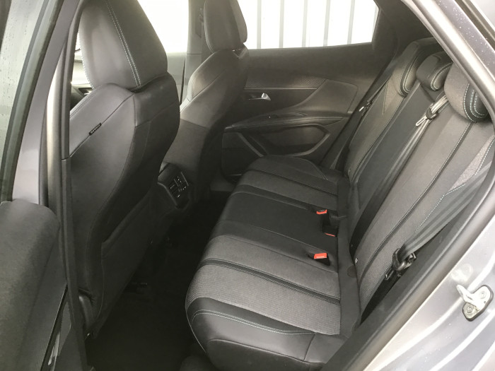 Peugeot 3008 Hybrid 136 e-DCS6 Allure Pack