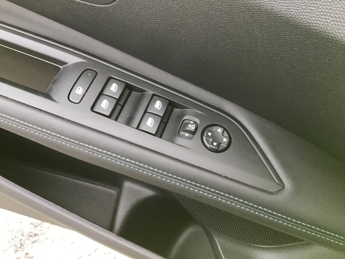 Peugeot 3008 Hybrid 136 e-DCS6 Allure Pack