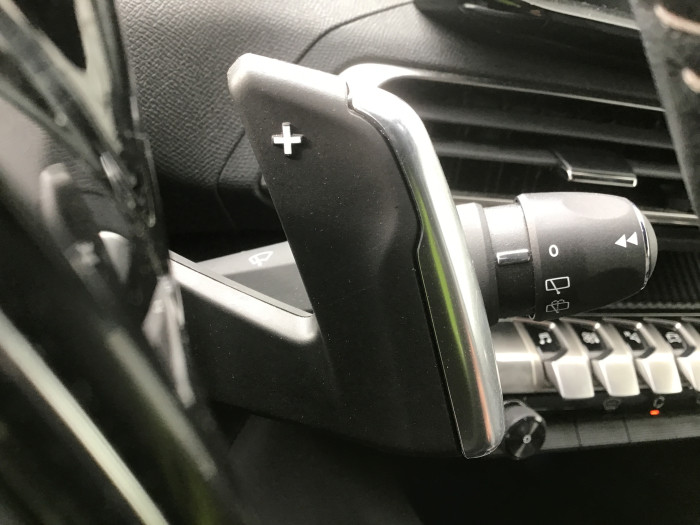 Peugeot 3008 Hybrid 136 e-DCS6 Allure Pack