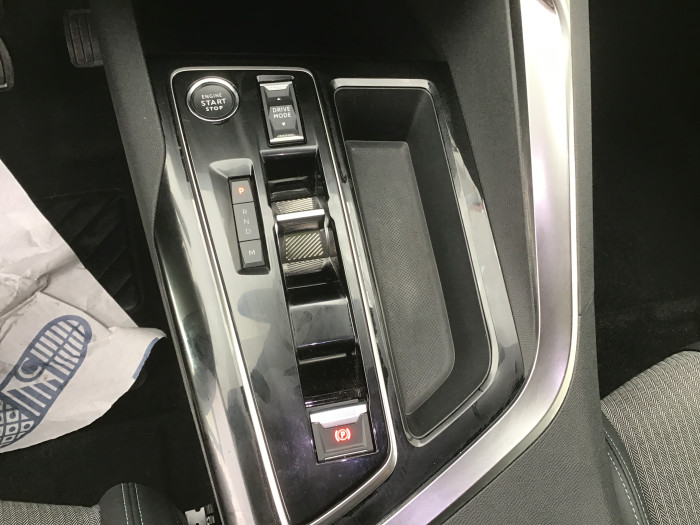 Peugeot 3008 Hybrid 136 e-DCS6 Allure Pack