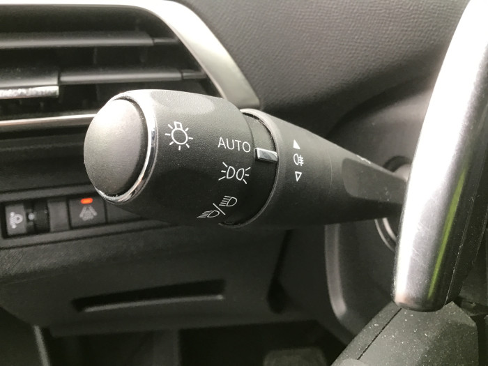 Peugeot 3008 Hybrid 136 e-DCS6 Allure Pack