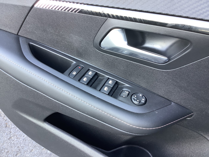Peugeot 208 Nouvelle Hybrid 100 e-DCS6 Allure