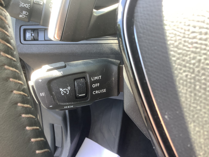 Peugeot 3008 Hybrid 145 e-DCS6 Allure Pack