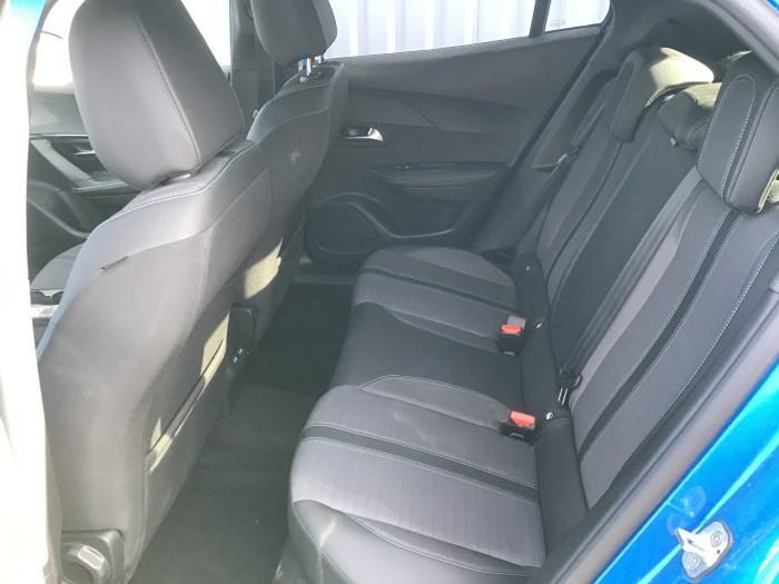 Peugeot 2008 BlueHDi 130 S&S EAT8 Allure Pack