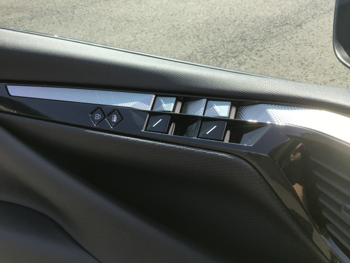 DS DS 4 Nouvelle PureTech 130 EAT8 Cross Rivoli