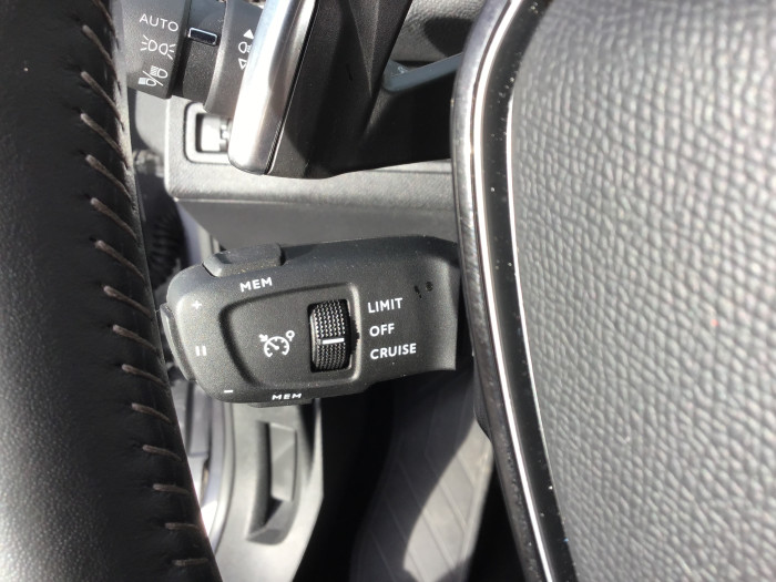 Peugeot 3008 BlueHDi 130ch S&S EAT8 Allure Pack