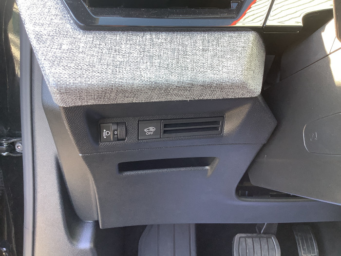 Peugeot 3008 Nouveau Hybrid 136 e-DCS6 Allure