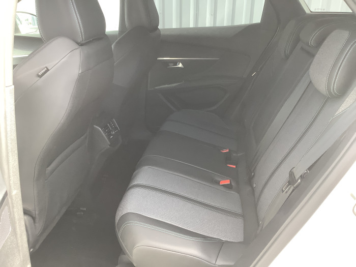 Peugeot 3008 BlueHDi 130ch S&S EAT8 Allure Pack