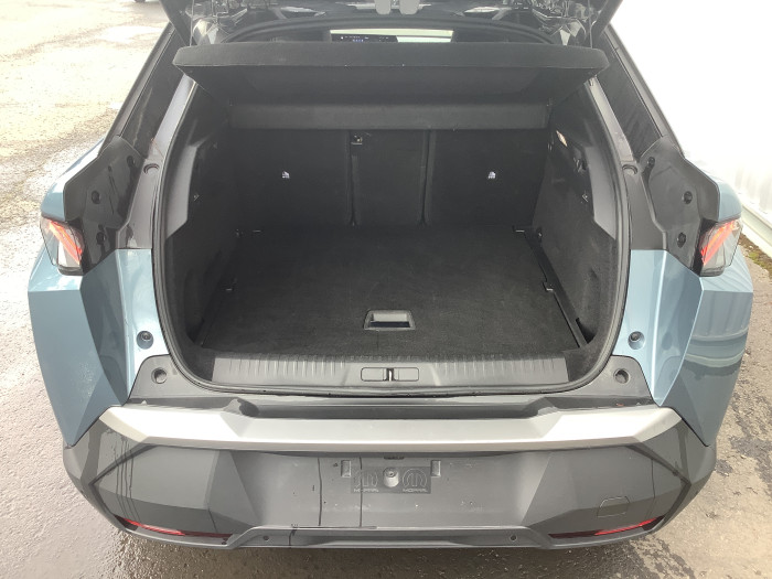 Peugeot 3008 Nouveau Hybrid 136 e-DCS6 GT
