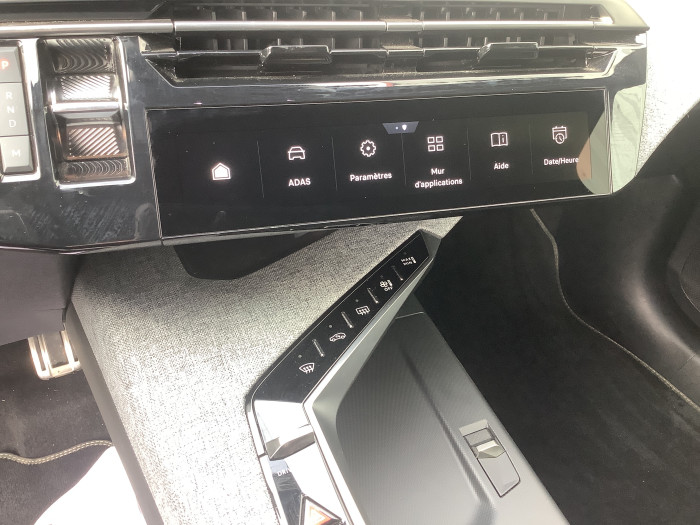 Peugeot 3008 Nouveau Hybrid 136 e-DCS6 GT