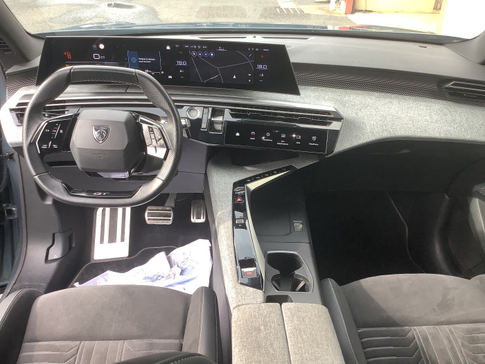 Peugeot 3008 Nouveau Hybrid 136 e-DCS6 GT