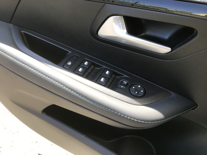 Peugeot 208 PureTech 100 S&S BVM6 Allure Pack