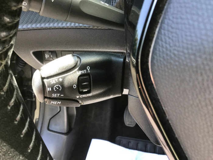 Peugeot 208 PureTech 100 S&S BVM6 Allure Pack