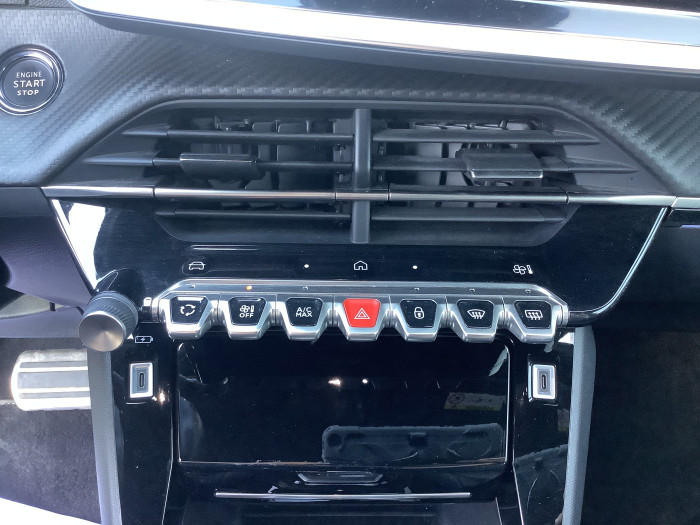 Peugeot 2008 Nouveau Hybrid 145 e-DCS6 GT